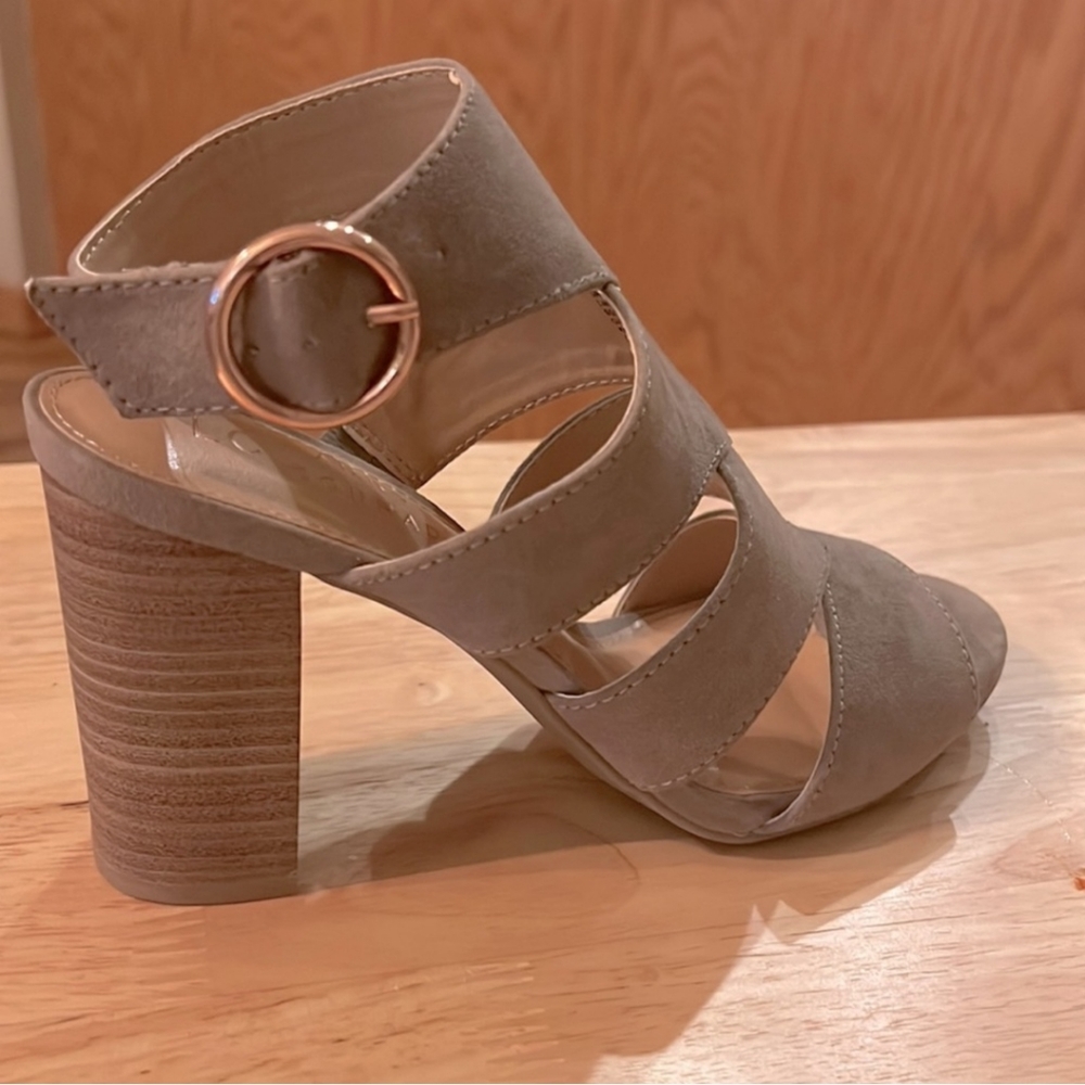 LC Lauren Conrad Women's  Chunky Heeled Sandals 👡 - Picture 2 of 15